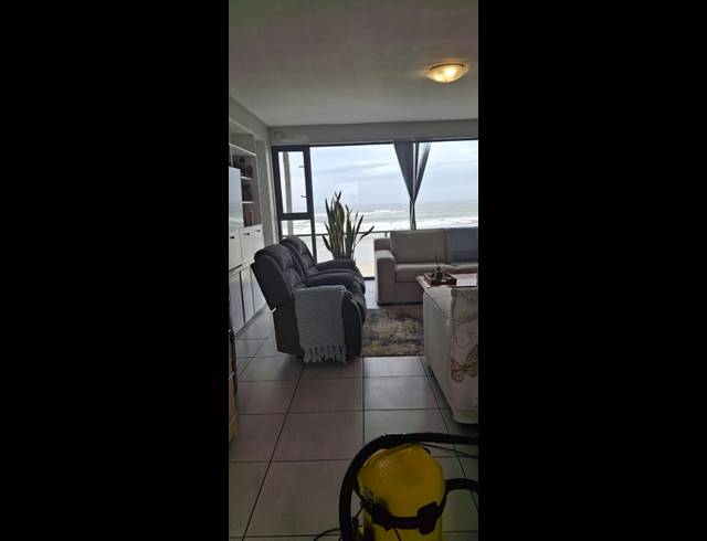 2 bed property to rent in STRAND